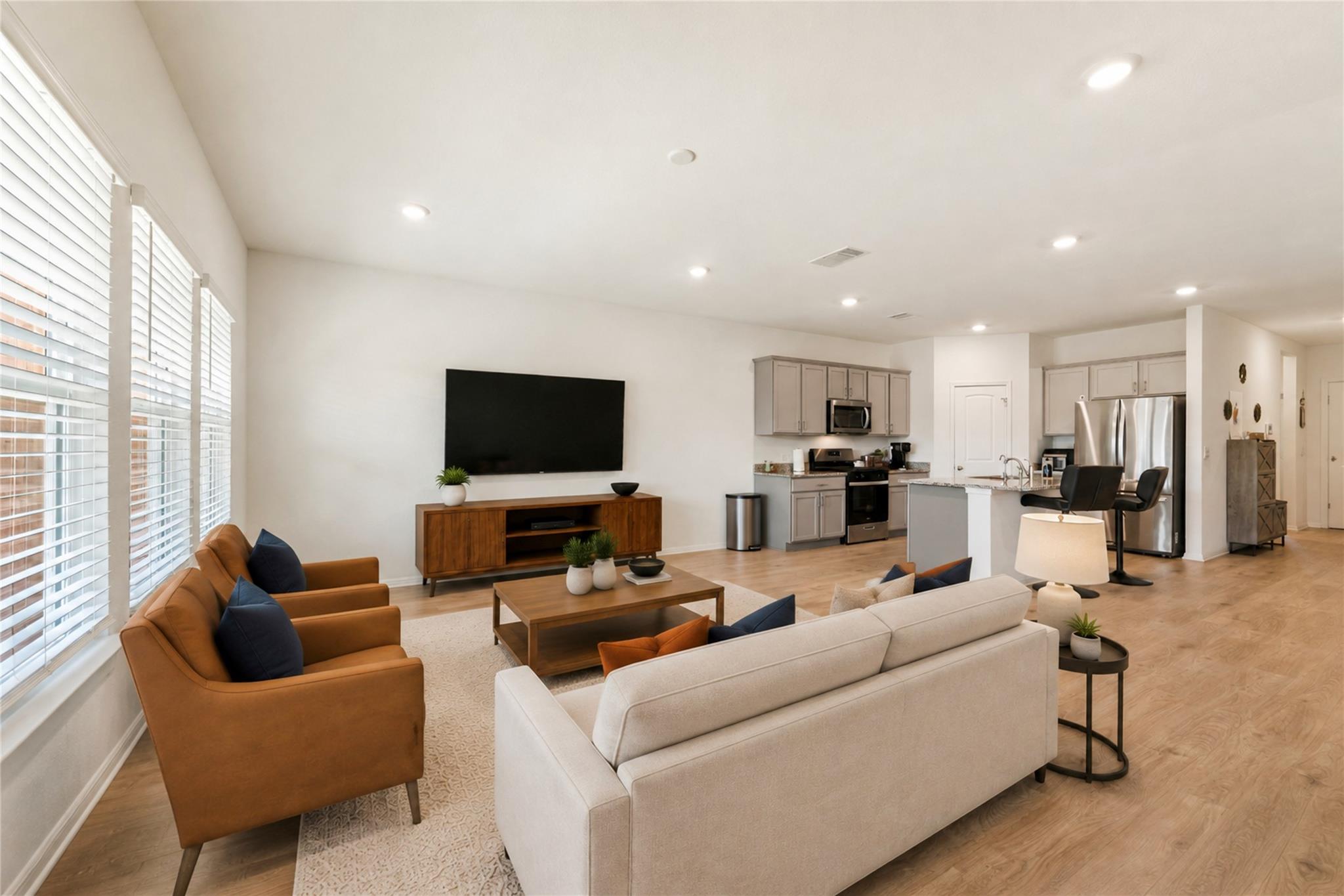 2428 Hackamore DR