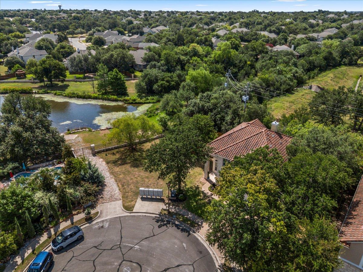 15300 Interlachen DR