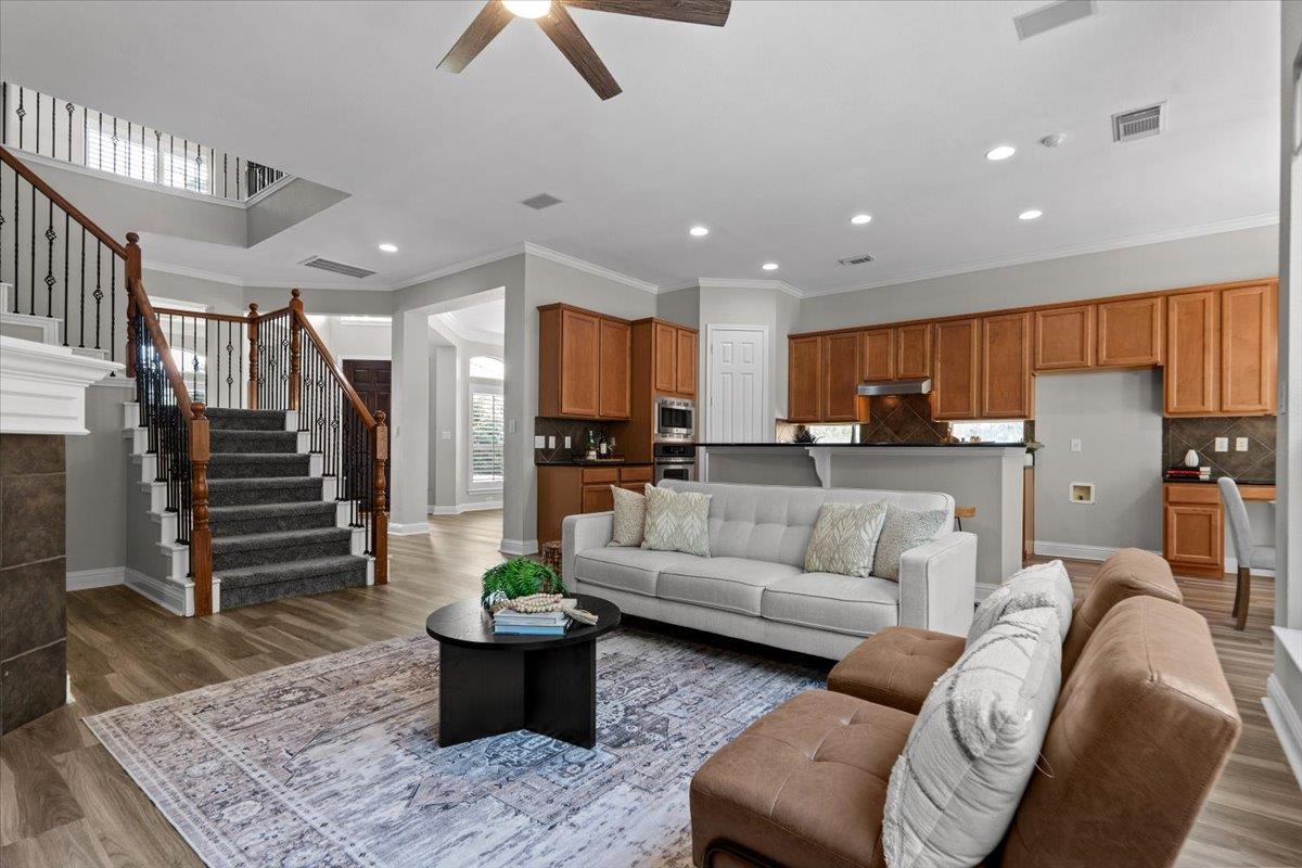 15300 Interlachen DR