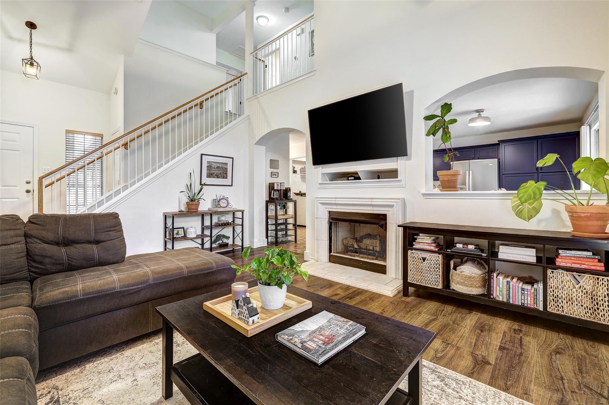 15501 Sarahs Creek DR