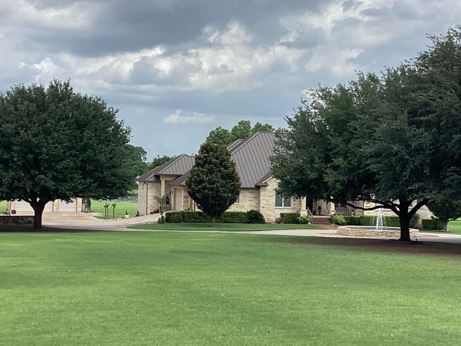 1621 Legends PKWY