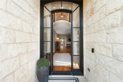 Tiny photo for 2 Heatherbloom LN, The Hills, TX 78738 (MLS # 5362208)