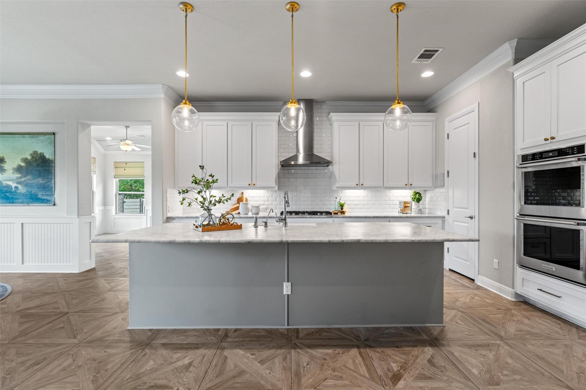 201 Barefoot Park LN