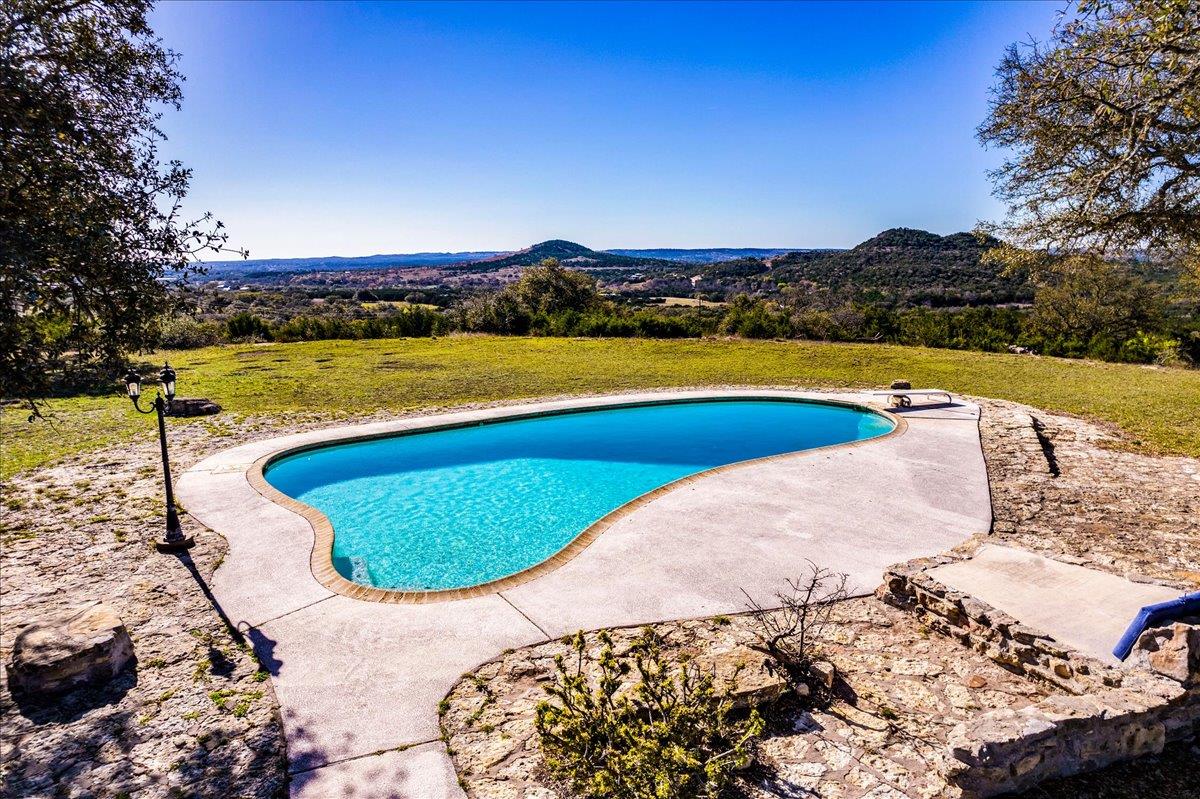 9763 Ranch Road 1623