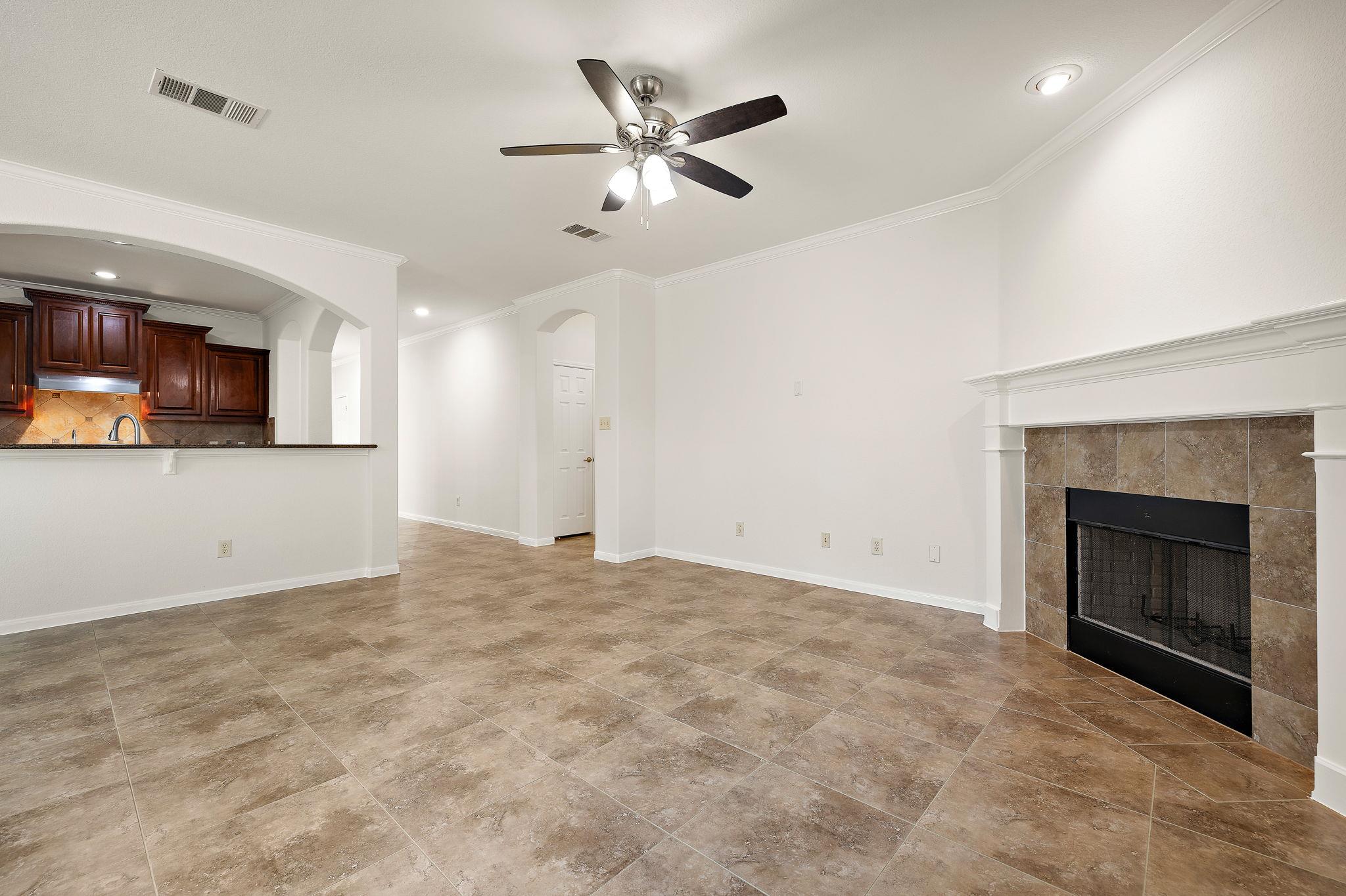 2625 Mirasol LOOP
