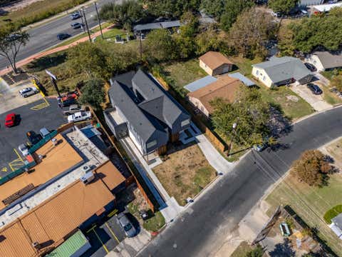 Tiny photo for 6620 Isabelle DR #B, Austin, TX 78752 (MLS # 1375614)