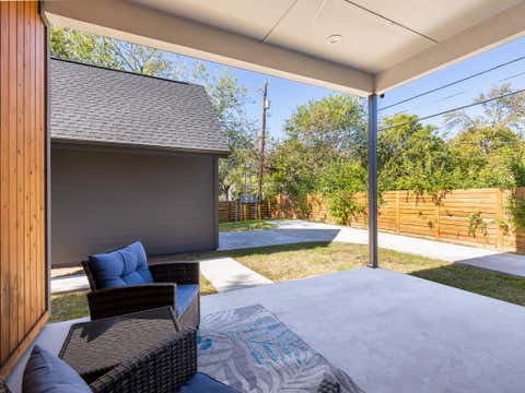 Tiny photo for 6620 Isabelle DR #B, Austin, TX 78752 (MLS # 1375614)