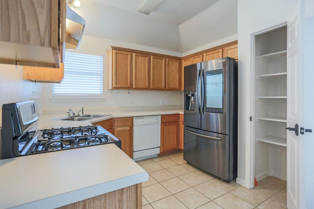 215 Estate DR