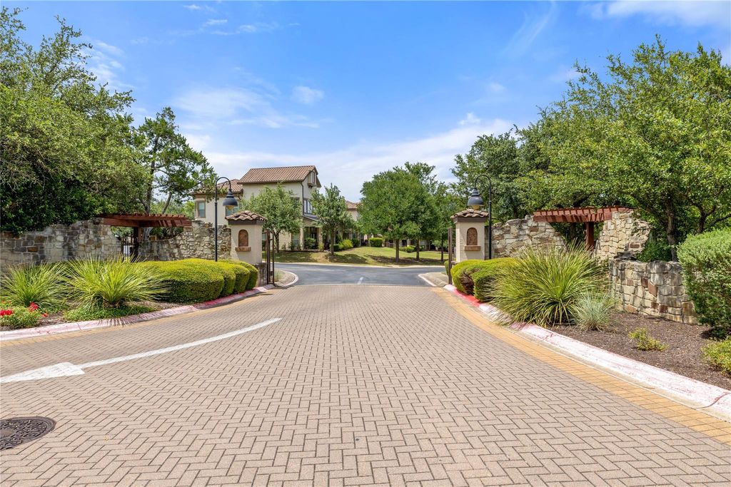 Photo for 7800 Southwest PKWY #1112, Austin, TX 78735 (MLS # 3236385)