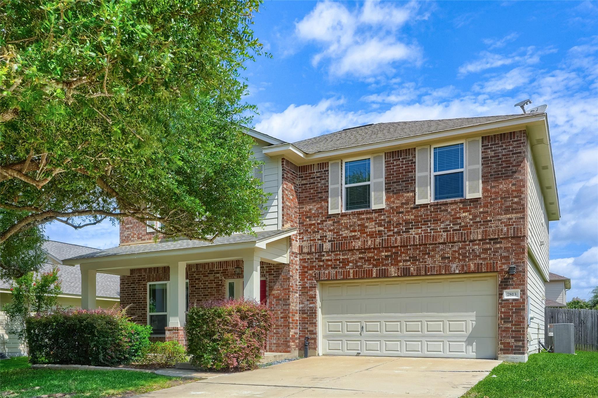7813 Squirrel Hollow DR