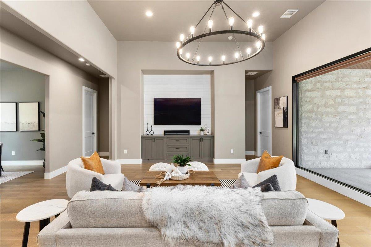 401 Barton Creek DR