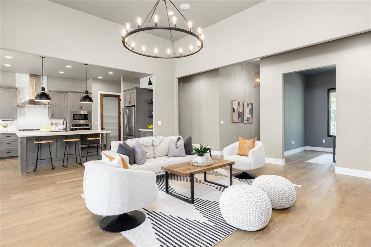 401 Barton Creek DR