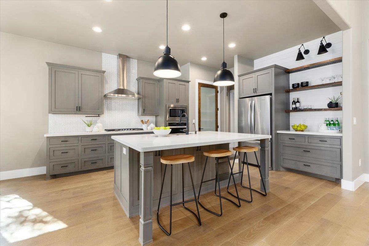 401 Barton Creek DR