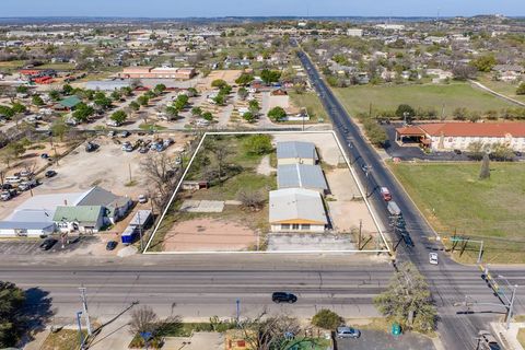 702 S Washington Highway Fredericksburg TX 78624