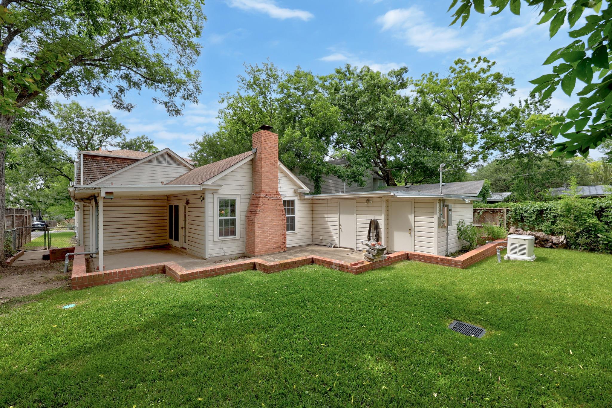 2207 Mountain View RD