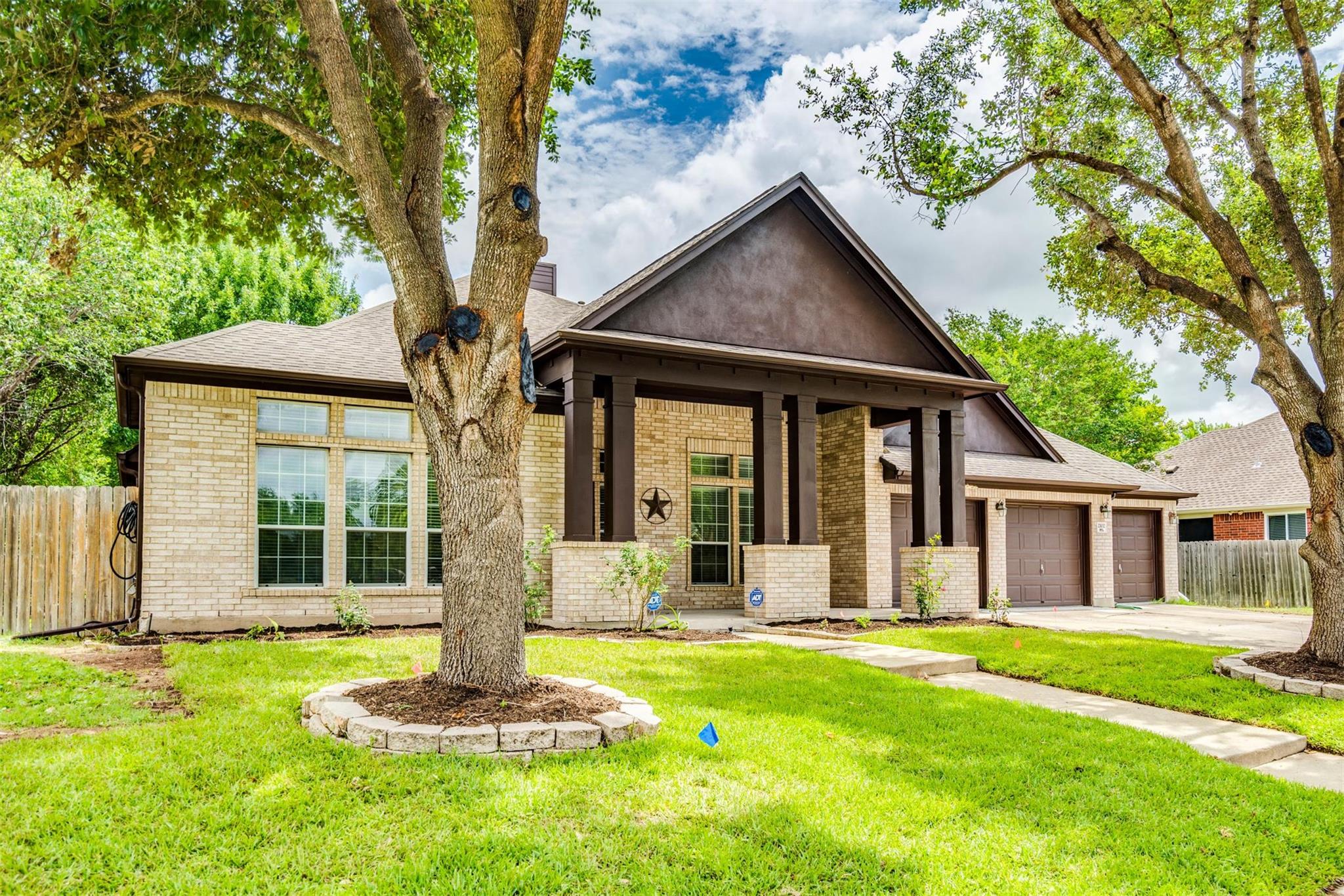2102 Chincho DR