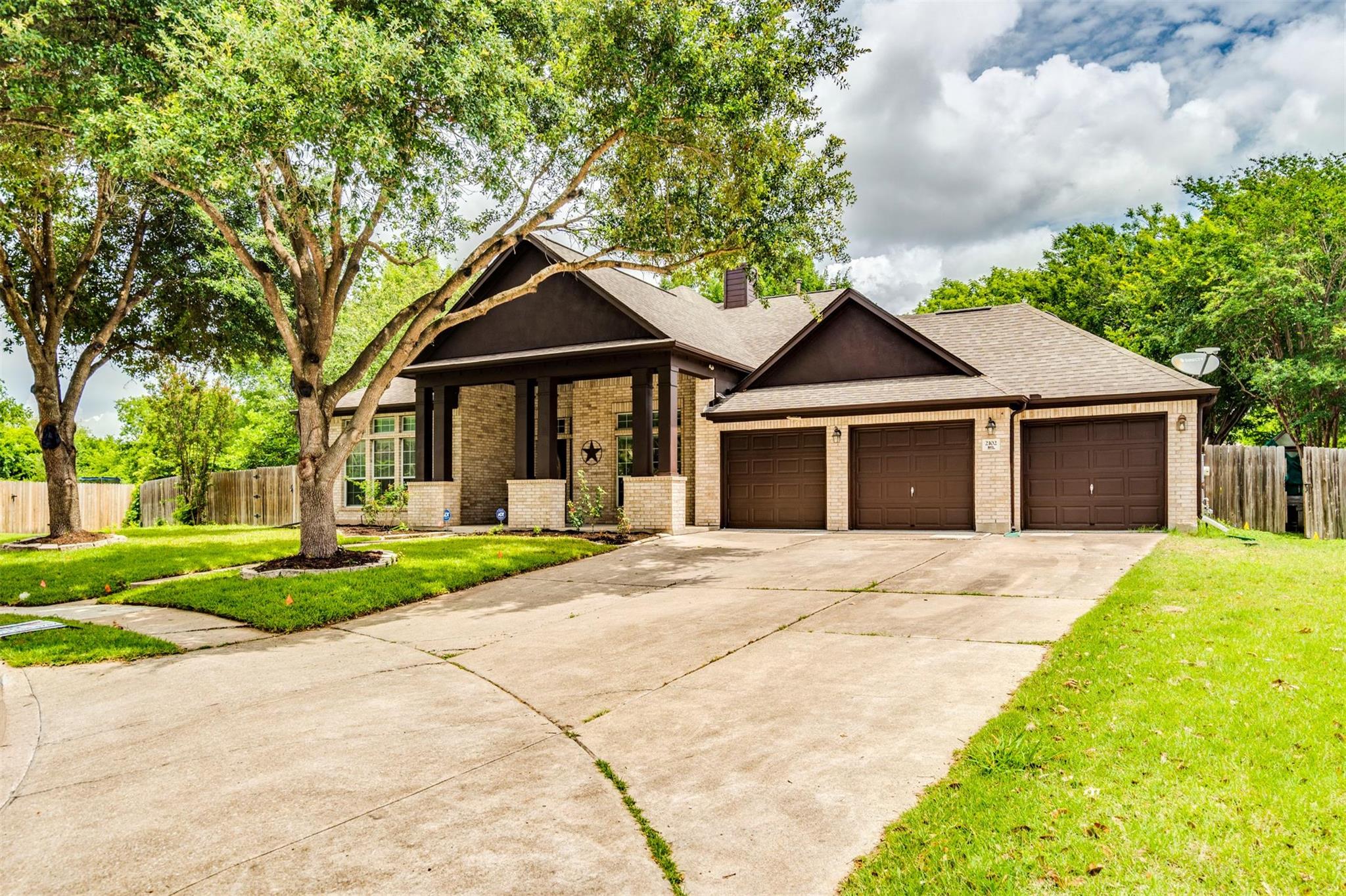 2102 Chincho DR