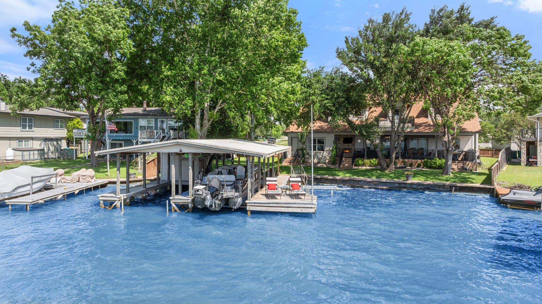 402 South Shorewood DR