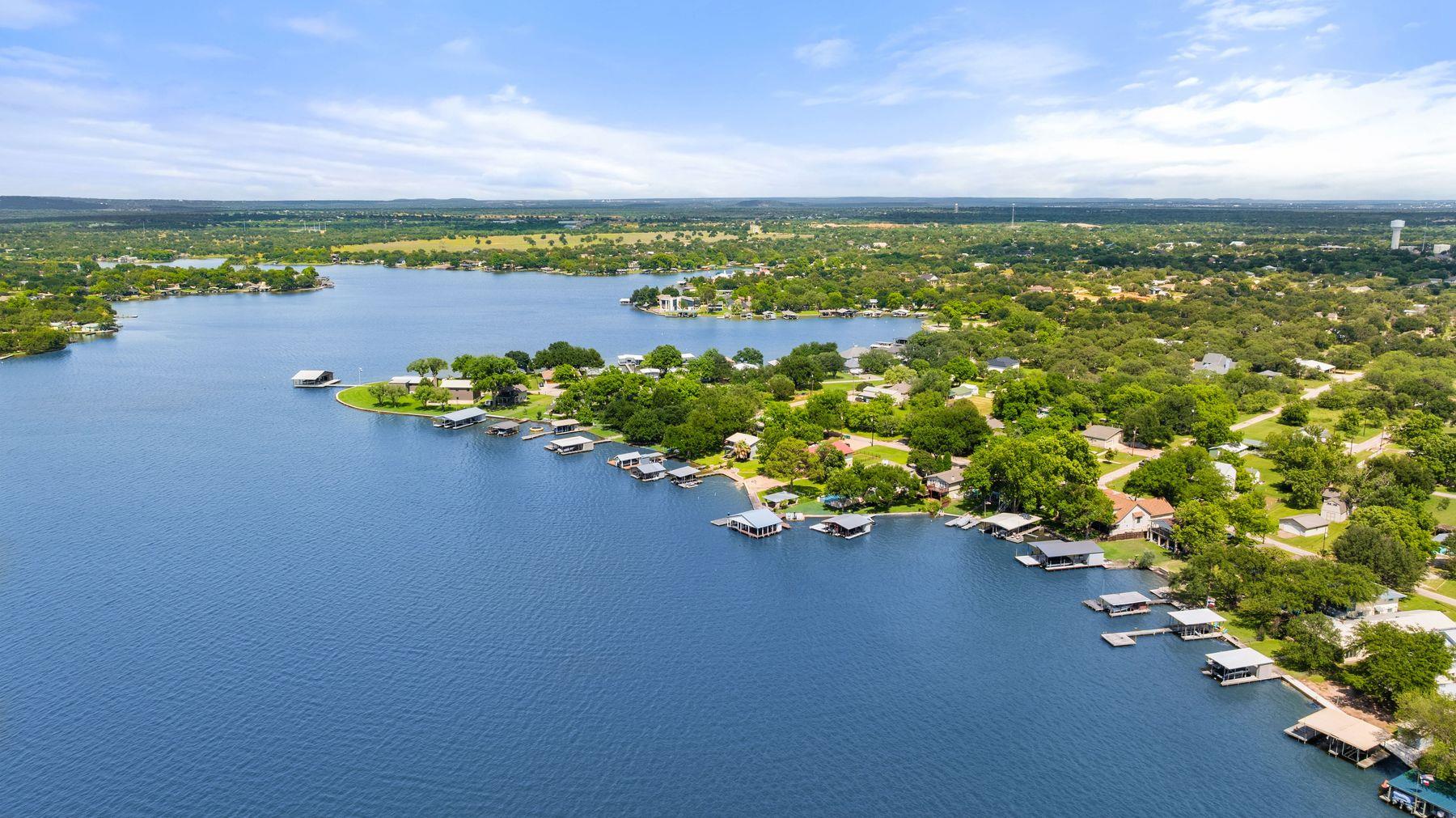 402 South Shorewood DR