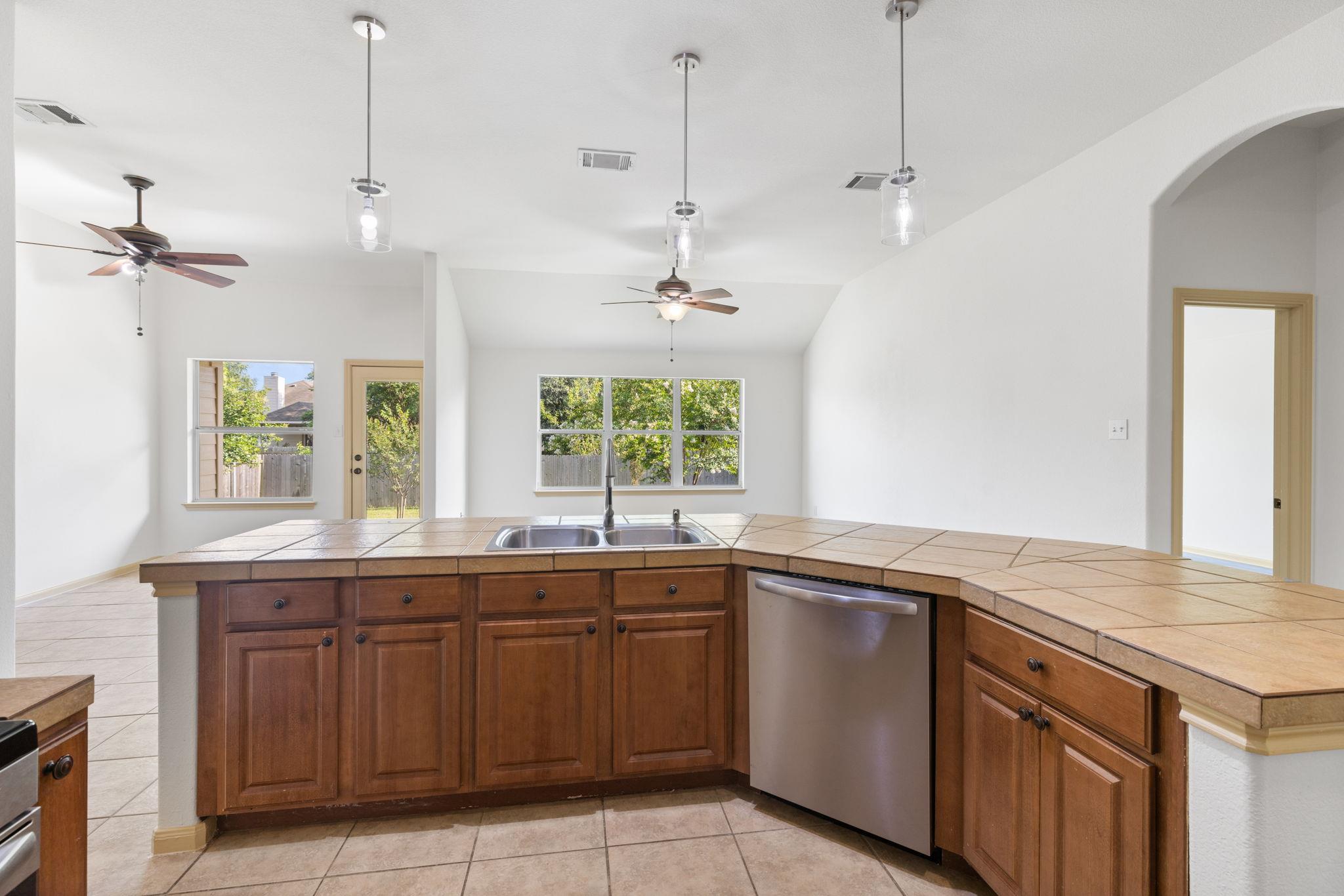 325 Swenson DR