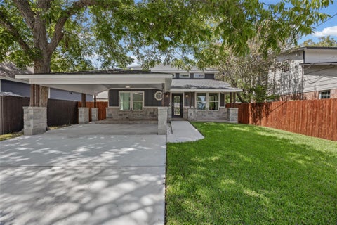 Photo of 731 Neches ST, Lockhart, TX 78644 (MLS # 1120743)