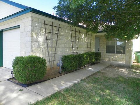 Photo of 509 Texas Ave, Round Rock, TX 78664 (MLS # 8001140)