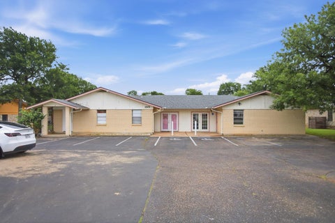 Photo of 1305 S MAYS ST #C&D, Round Rock, TX 78664 (MLS # 3492115)