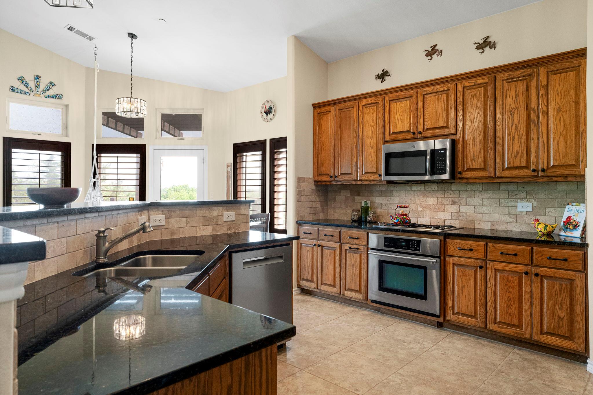 2601 N Quinlan Park RD 401