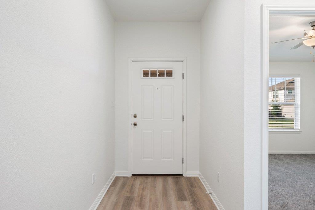 121 Oakdale Meadows LN