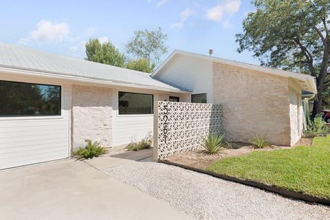 Photo of 5261 Meadow Creek DR, Austin, TX 78745 (MLS # 4805073)