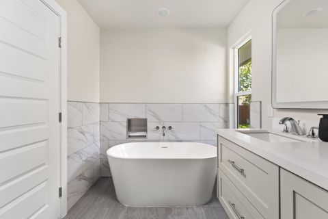 Tiny photo for 10101 Woodhaven DR, Austin, TX 78753 (MLS # 8300984)