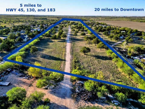Photo of 11622 Doyle Overton RD, Mustang Ridge, TX 78719 (MLS # 2546912)