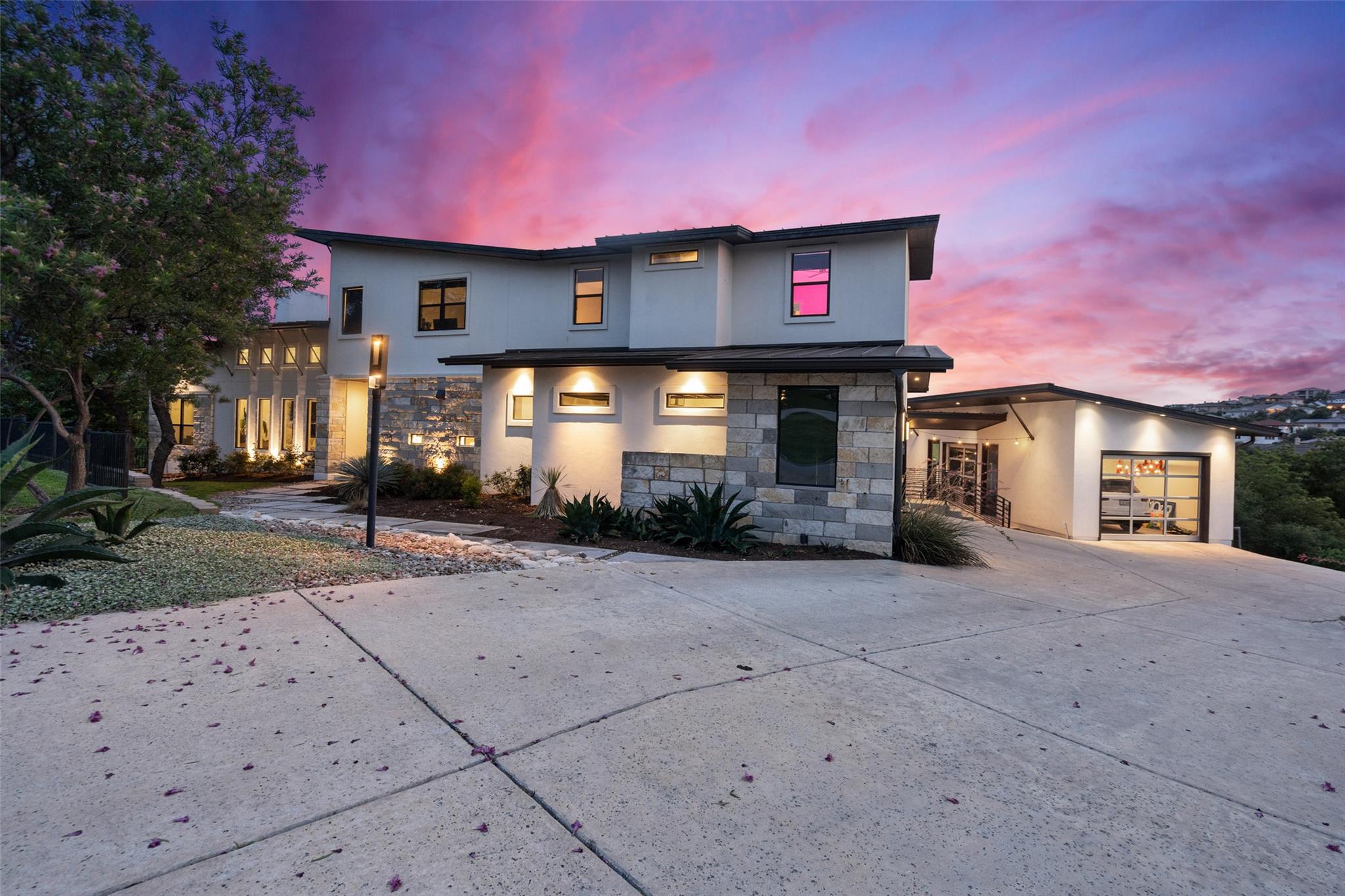 108 Stephanie LN