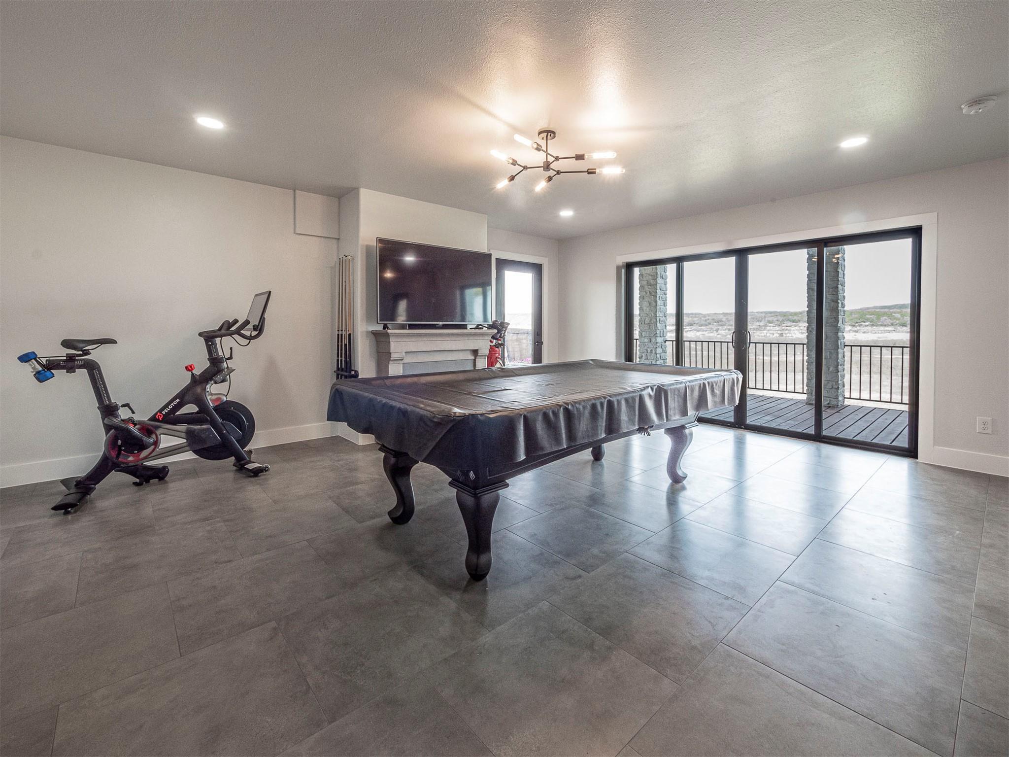 3900 Lake Park CV