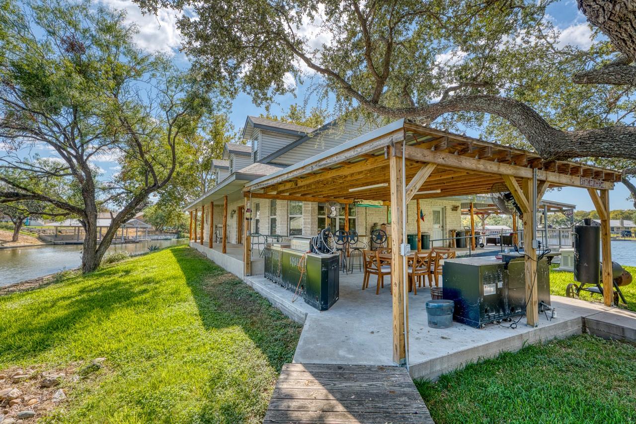 116 Shady CIR