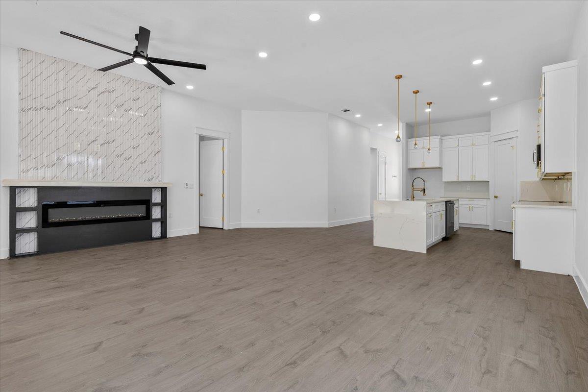 112 N Pohakea DR