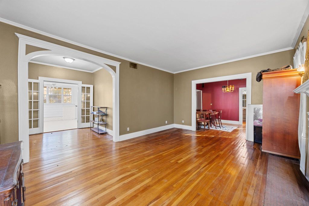 Photo of 1006 MAPLE ST, Lockhart, TX 78644 (MLS # 5383440)