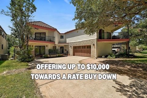 Photo of 122 Acapulco DR, Lakeway, TX 78734 (MLS # 4673402)