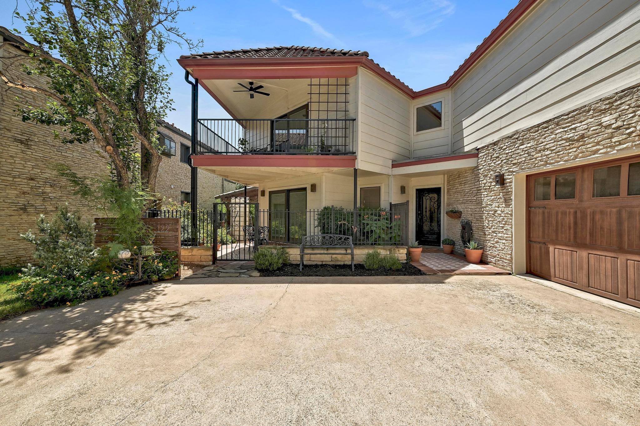 122 Acapulco DR