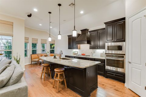 203 Maxwell WAY Austin TX 78738