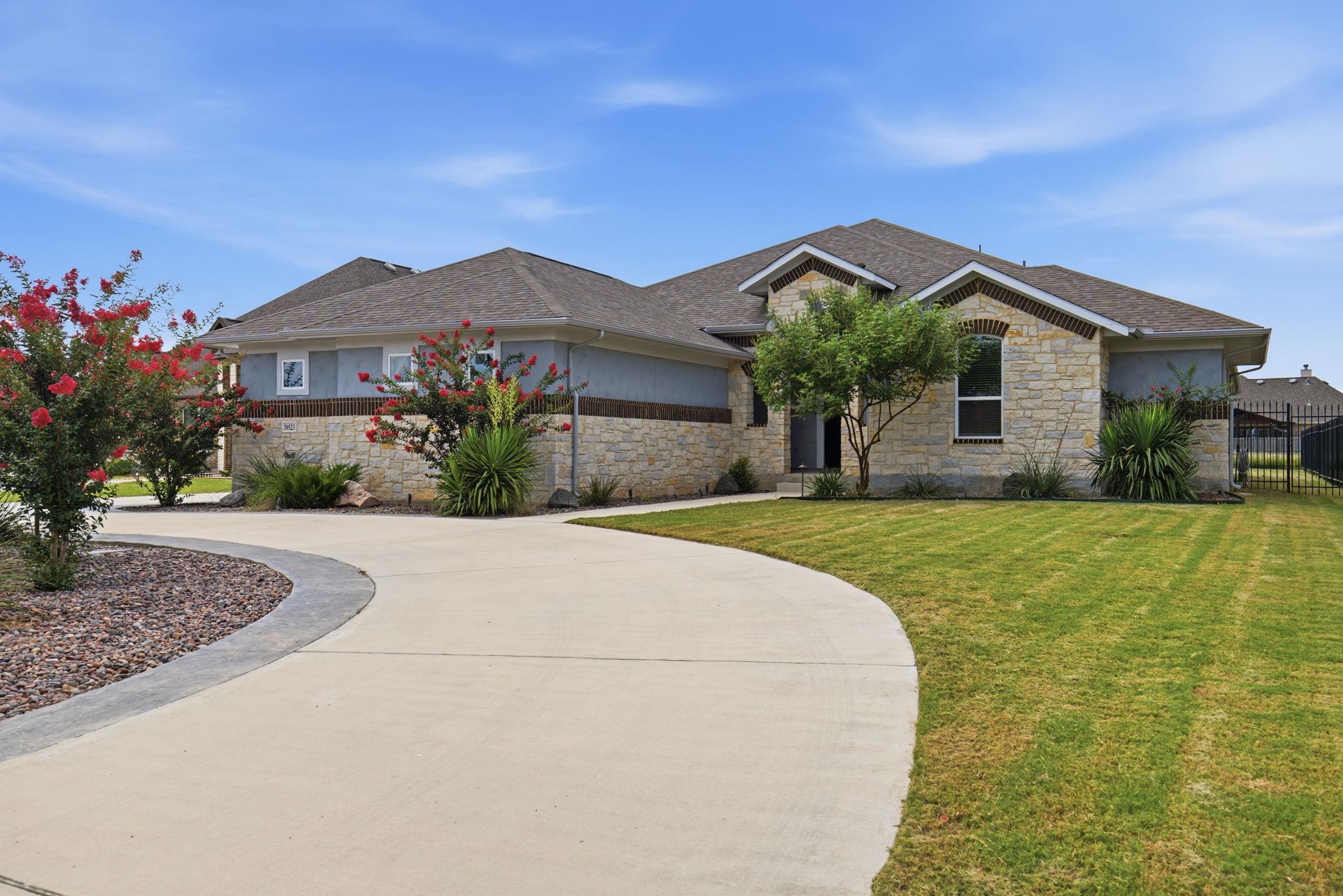 Photo 1 of 35 — 30523 Setterfeld CIR, Boerne, TX 78015