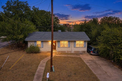Photo of 200 E Hoopes Ave, Pflugerville, TX 78660 (MLS # 8582589)