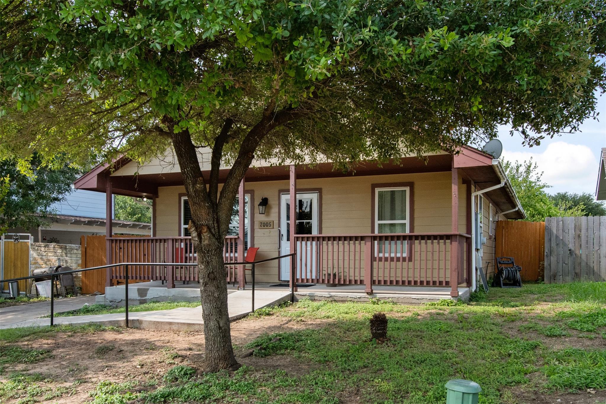 View Austin, TX 78741 house