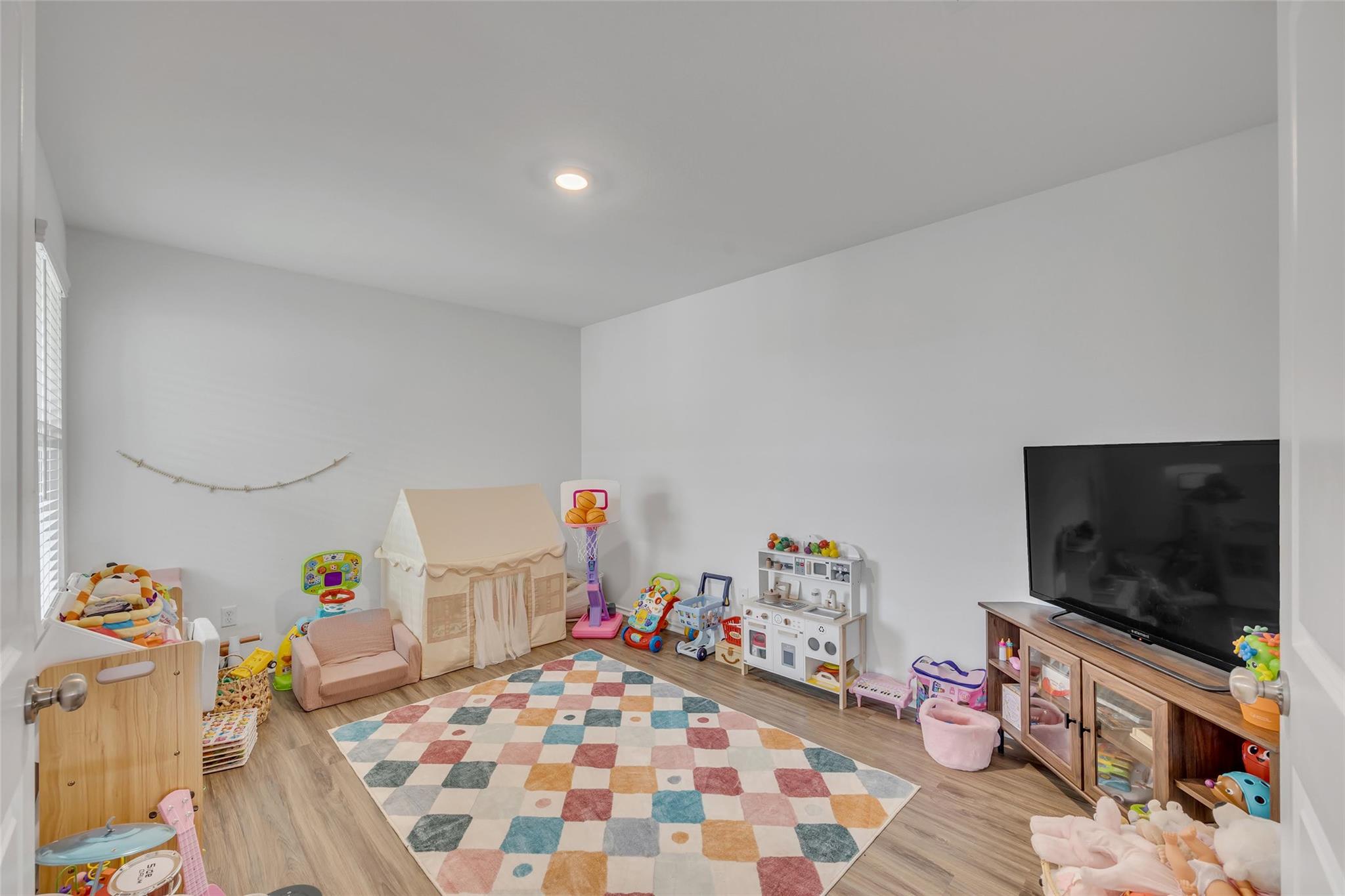 104 Claiborne Wright WAY
