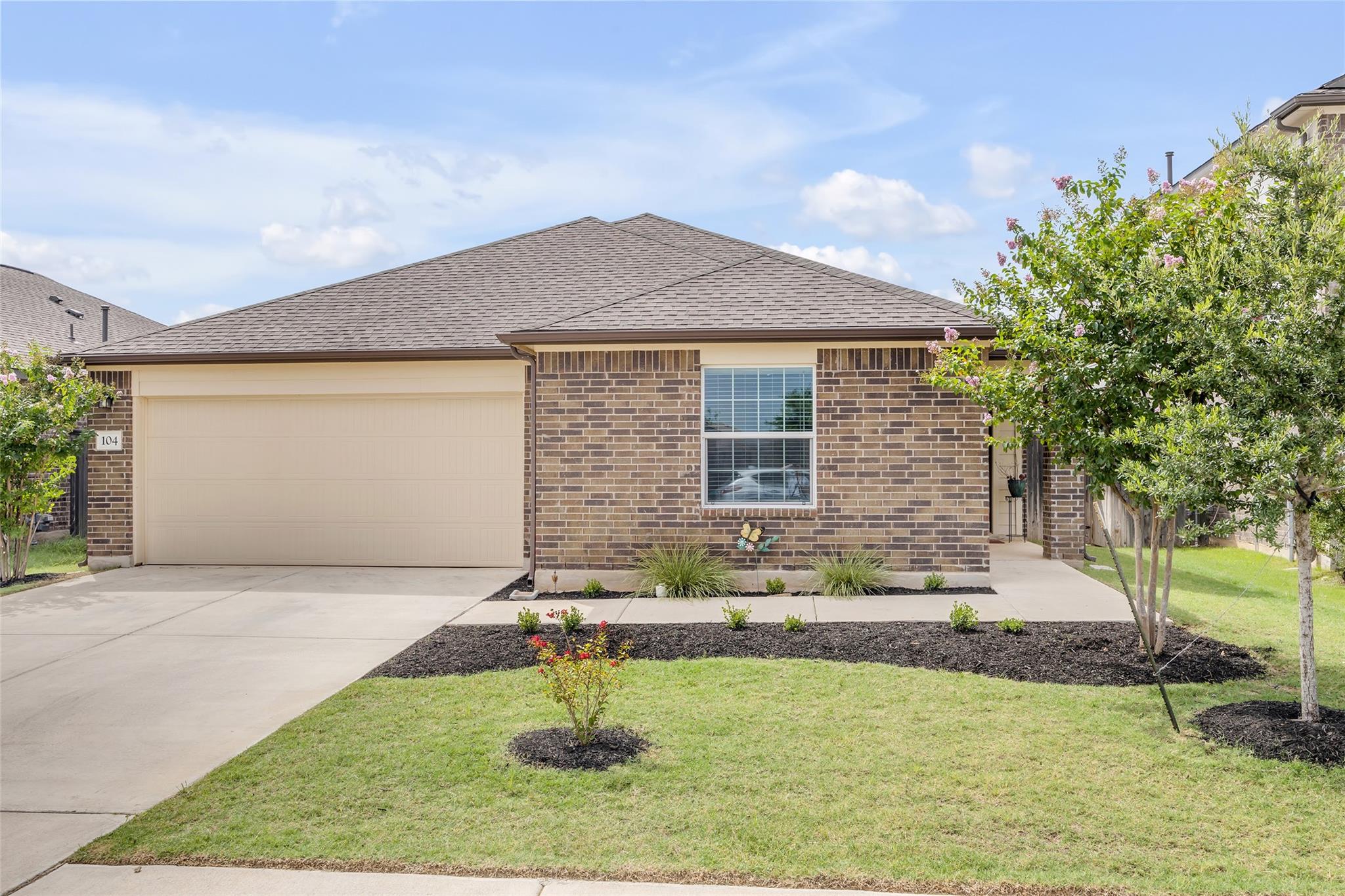 104 Claiborne Wright WAY