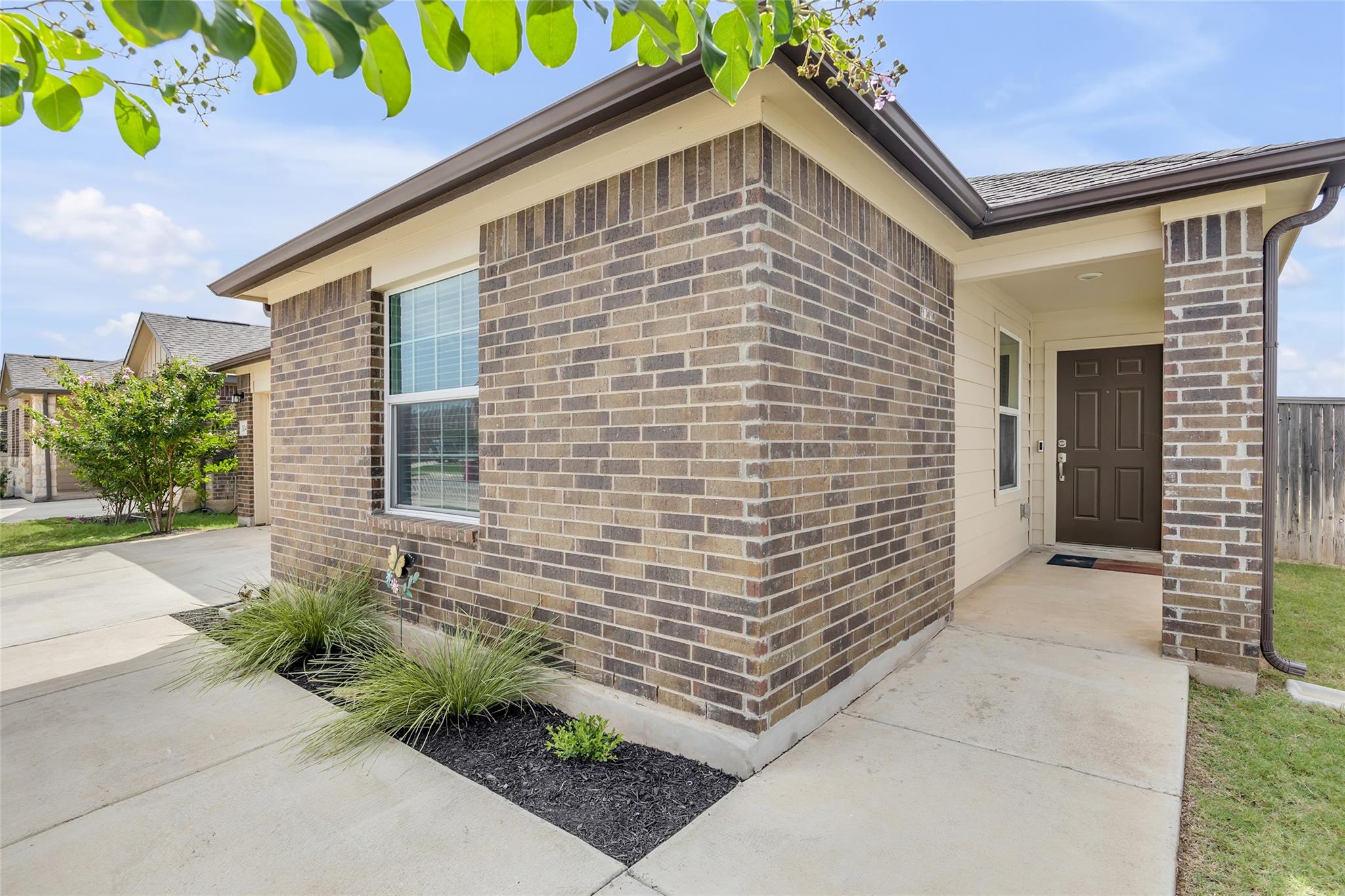 104 Claiborne Wright WAY