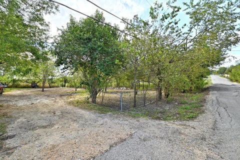 Photo of 202 Quail RUN, Buda, TX 78610 (MLS # 5502156)