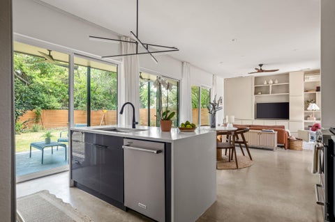 Tiny photo for 608 Brentwood ST #B, Austin, TX 78752 (MLS # 6414155)