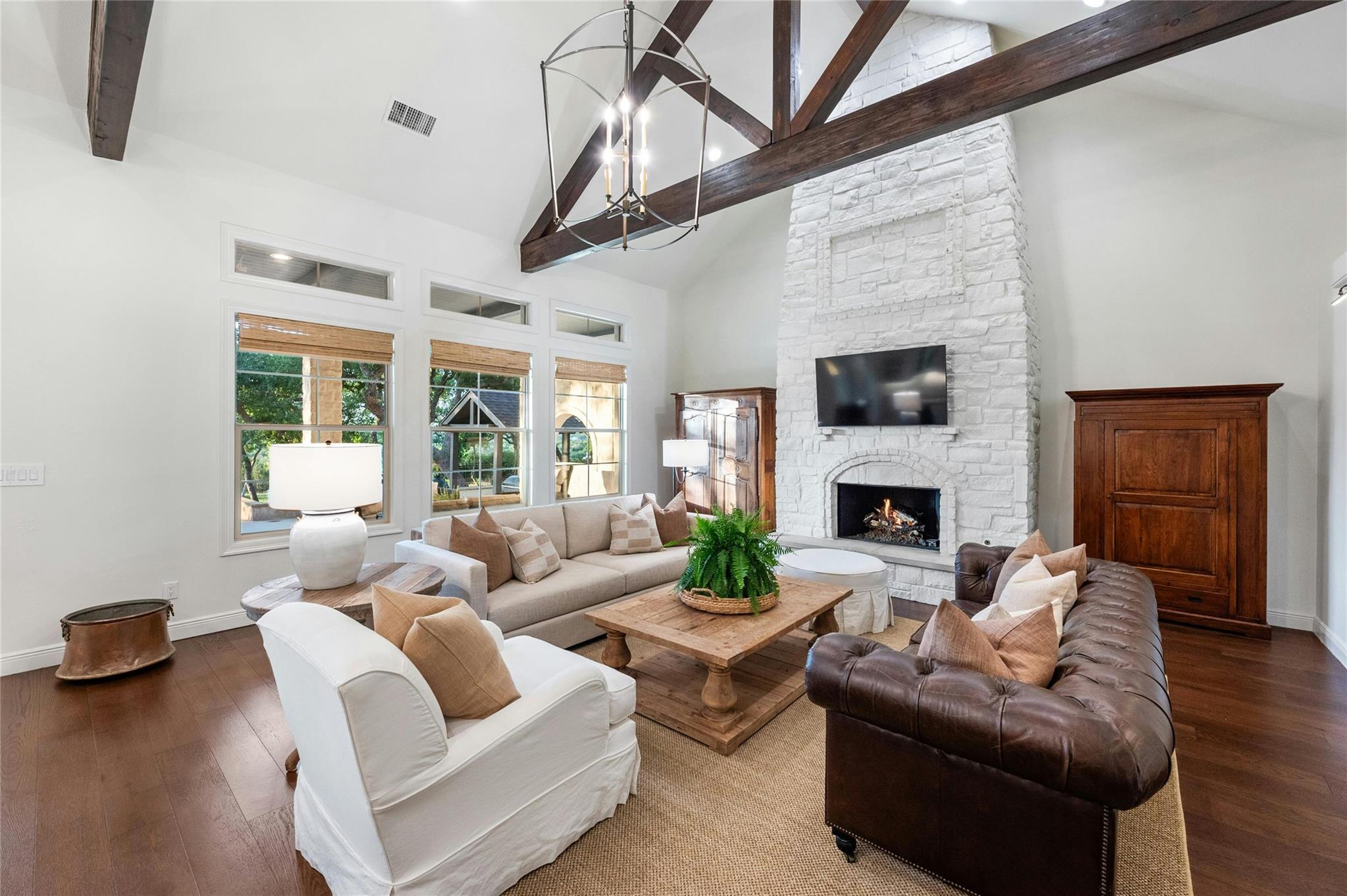 838 Covered Bridge DR