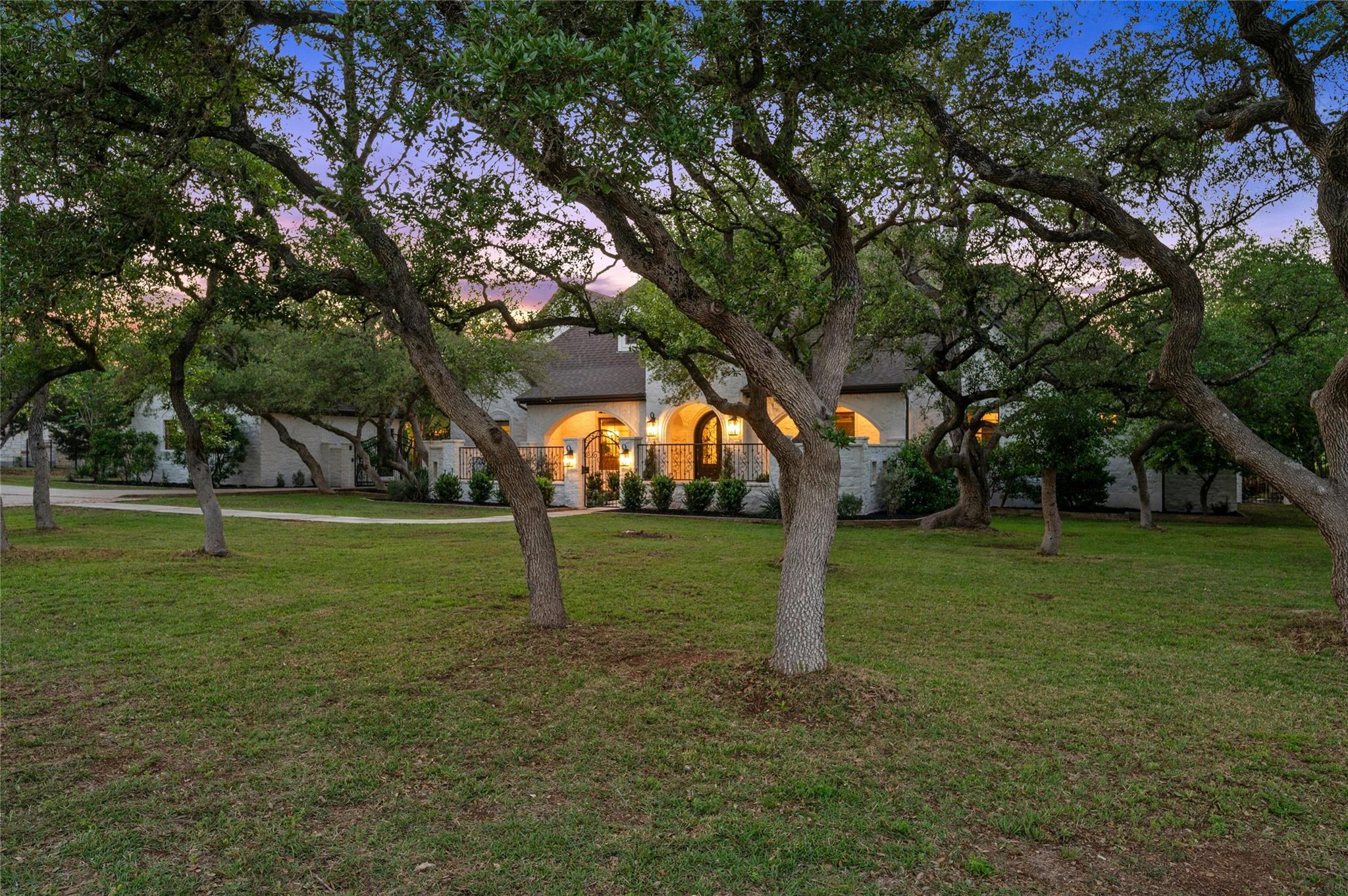 838 Covered Bridge DR